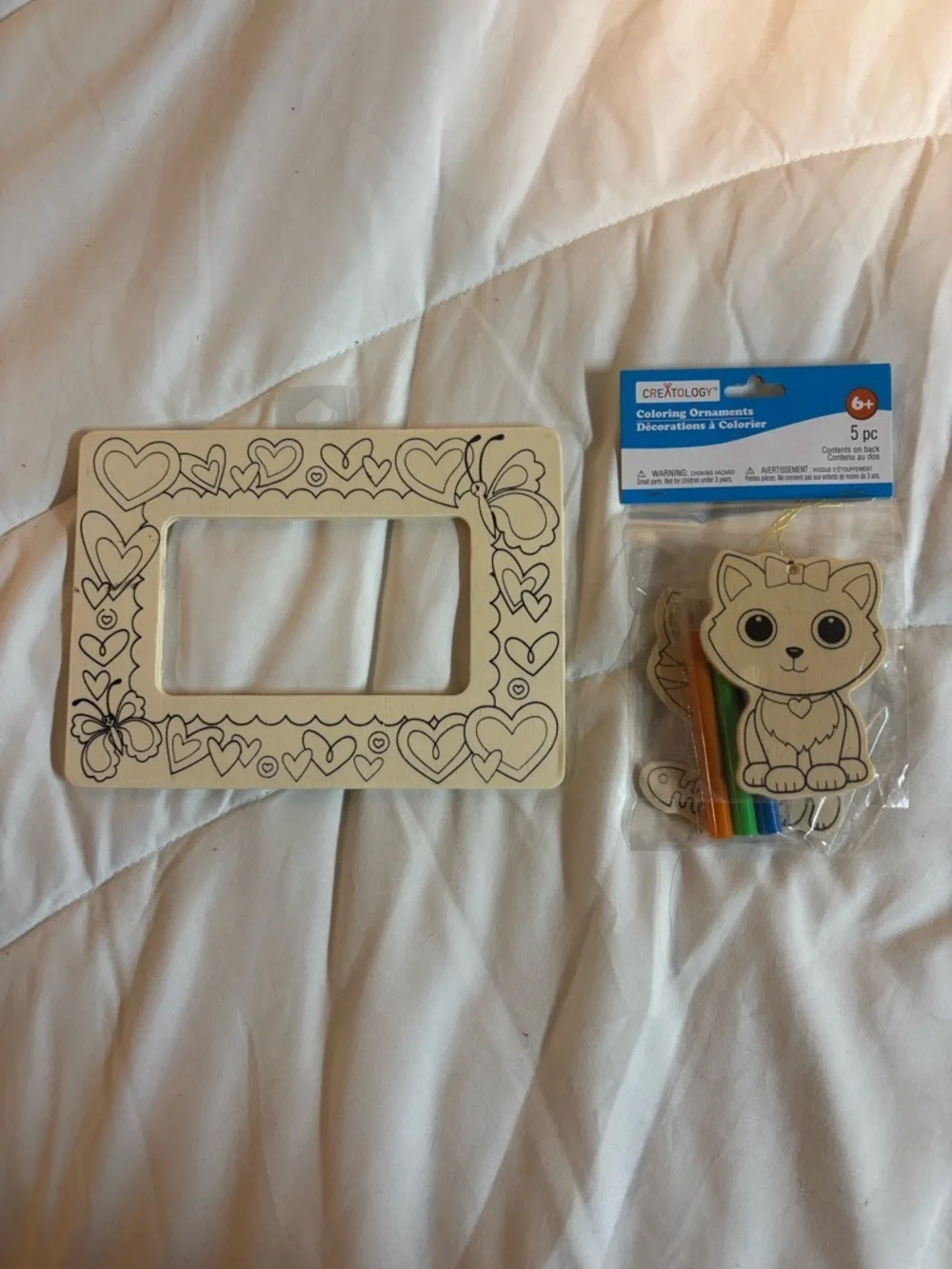New Kids DYI frame and cats- wooden with markers to decorate